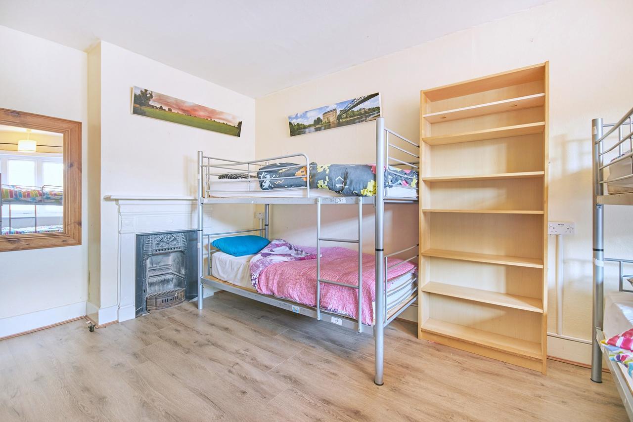 Einzelbett im 4-Bett-Schlafsaal für Frauen